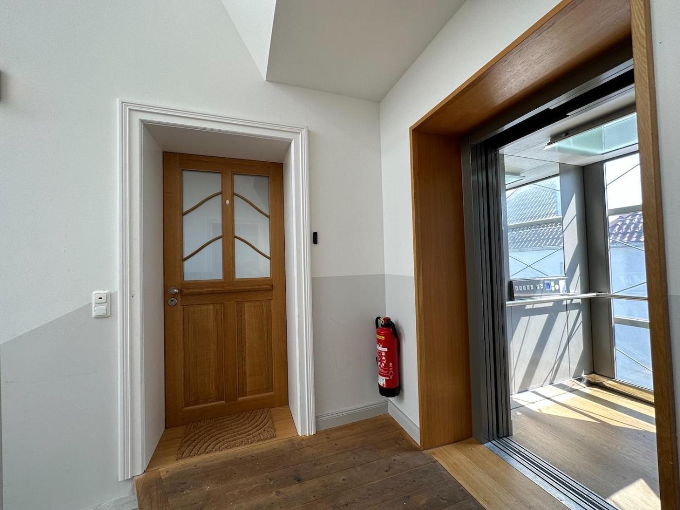 Apartamento Truly - Viel Platz Fuer Business & Familie - Modern, Garage, Fahrstuhl Augsburgo Exterior foto
