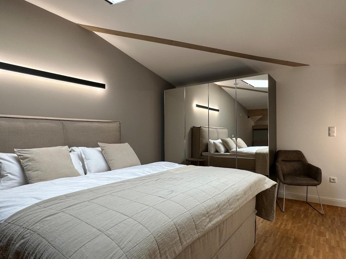 Apartamento Truly - Viel Platz Fuer Business & Familie - Modern, Garage, Fahrstuhl Augsburgo Exterior foto