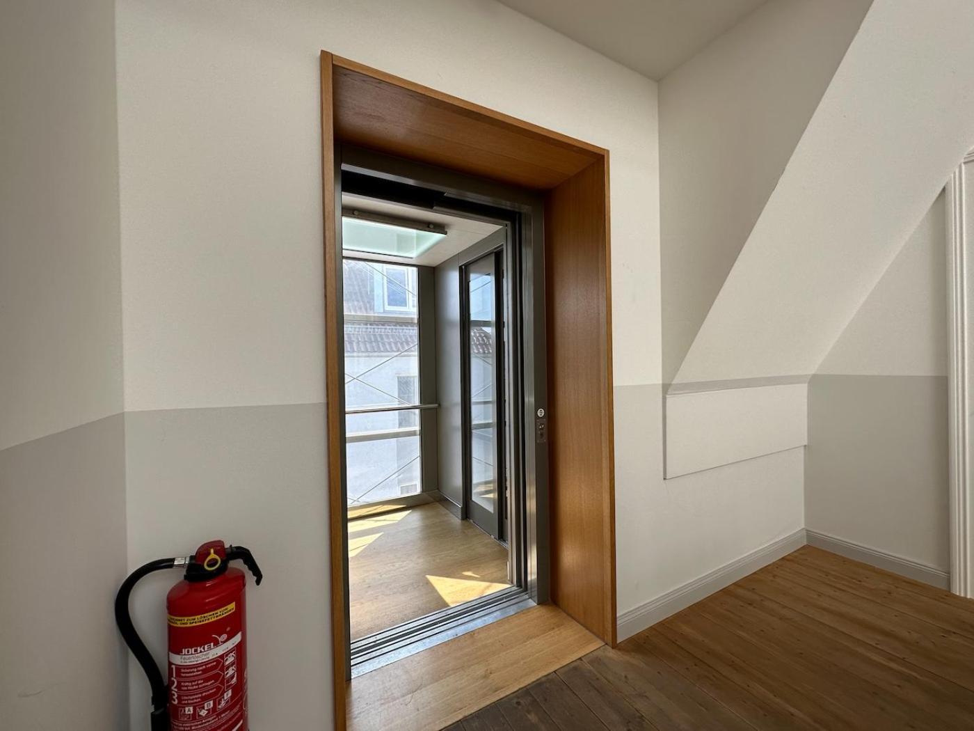 Apartamento Truly - Viel Platz Fuer Business & Familie - Modern, Garage, Fahrstuhl Augsburgo Exterior foto