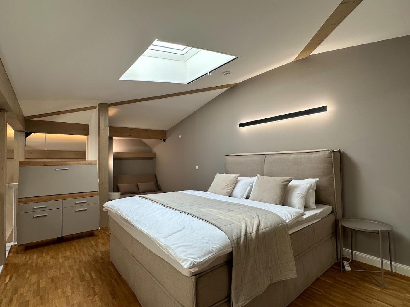 Apartamento Truly - Viel Platz Fuer Business & Familie - Modern, Garage, Fahrstuhl Augsburgo Exterior foto